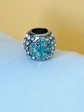 Silver plated blue enamel & paved clear crystal SNOW FLAKE ❄️ bracelet charm